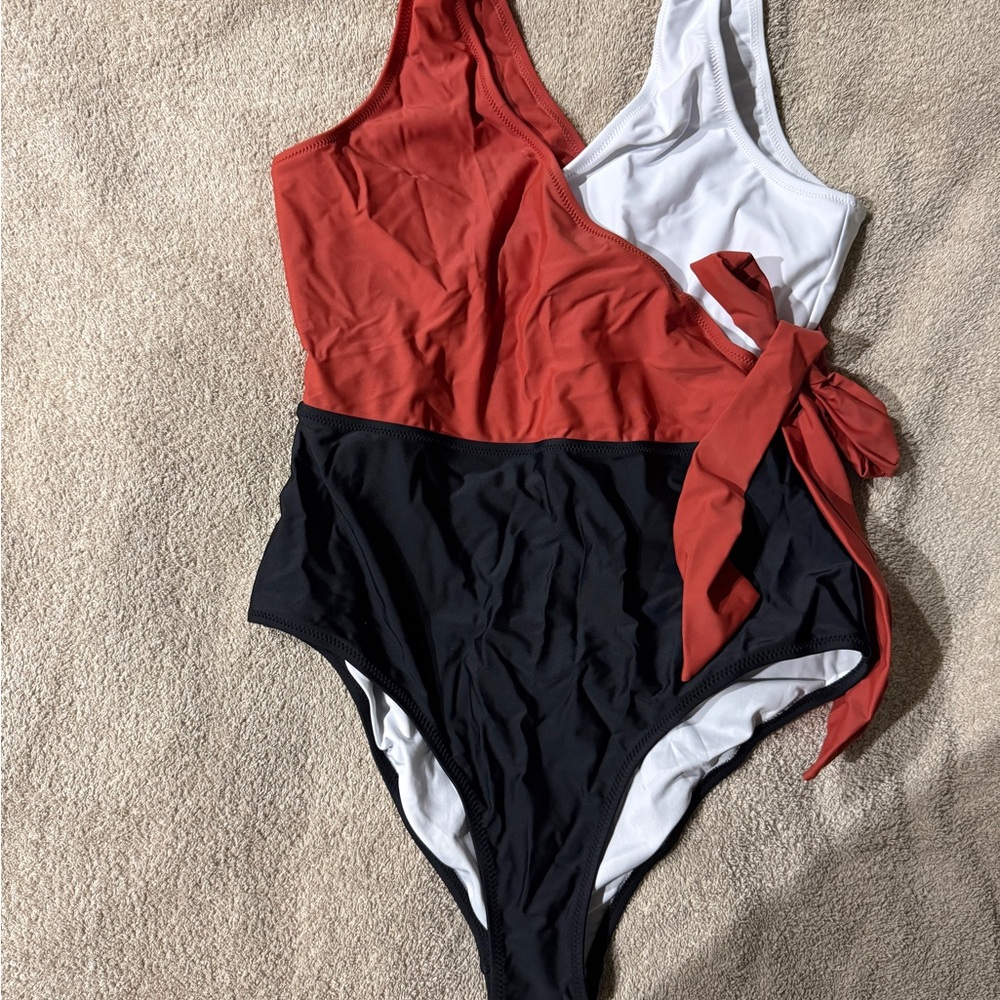CUPSHE Women's One Piece Swimsuit